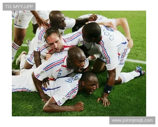 世界杯十大乌龙球盘点:那些令人难以置信的失误瞬间与球迷回忆